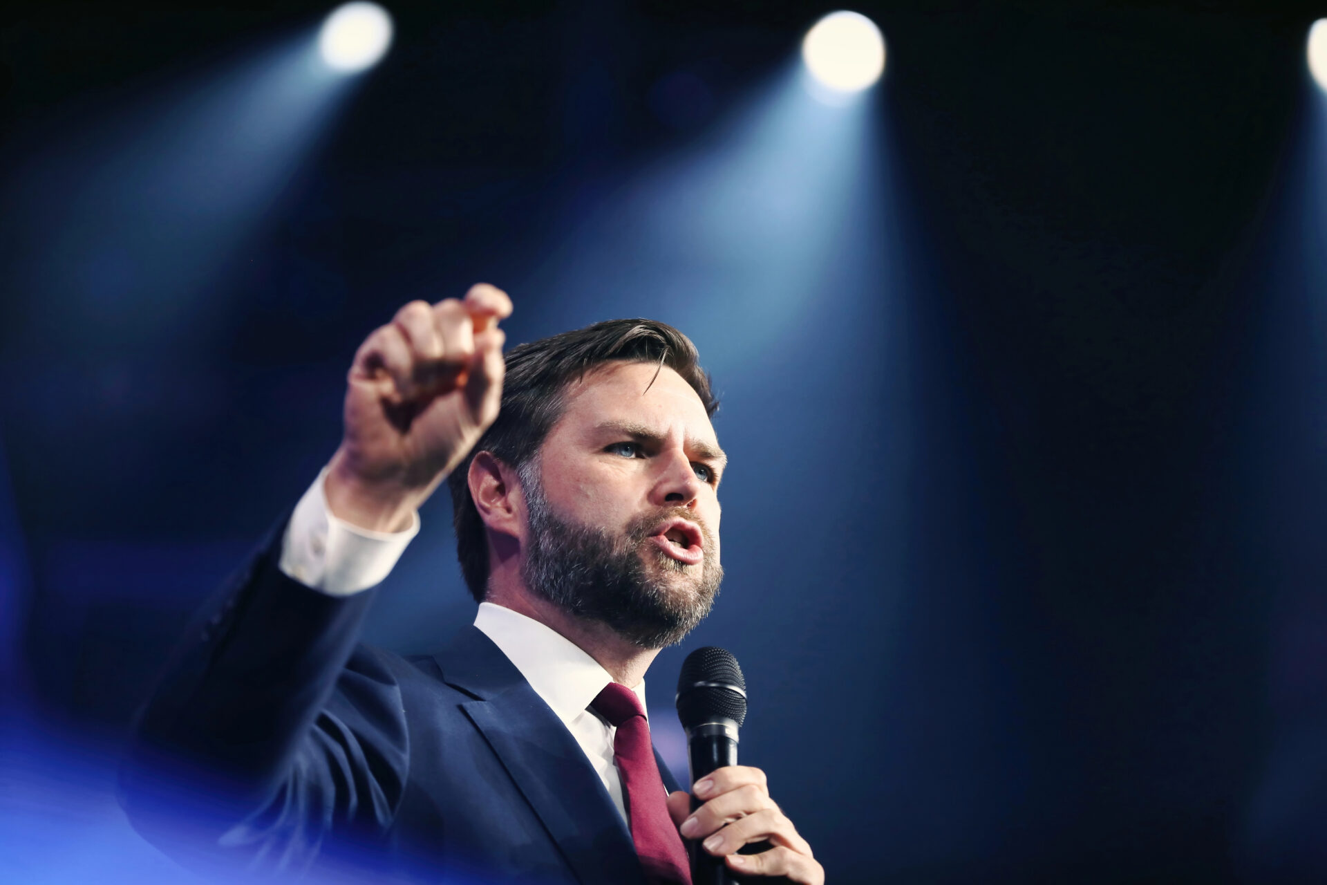 Vance Champions Trump’s Bold Start: Revival in 100 Days